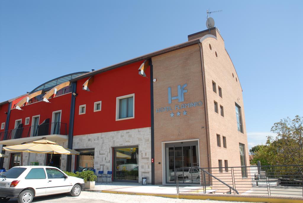 Hotel Flaminio Tavernelle Serrungarina Extérieur photo